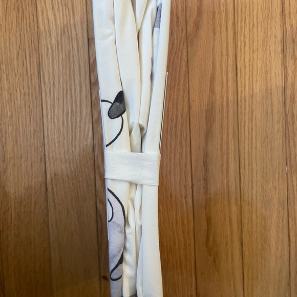 Pottery Barn Kids Mickey Mouse Crib Sheet – Organic Cotton – NWT - Picture 4 of 4